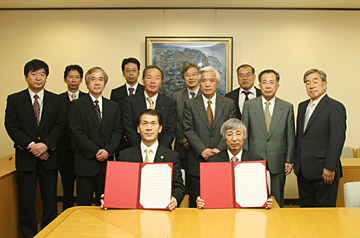 兵庫県加西市と連携協力協定を結びました