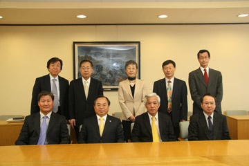 韓国海洋大学校の総長一行