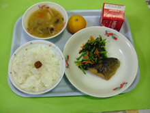 附属特別支援学校の給食に付属農場の米を取り入れました