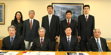 中華人民共和国・全国人民代表大会常務委員一行が神戸大学を訪問しました