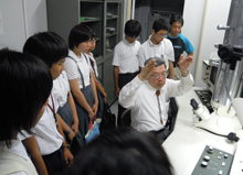 朴杓允教授による 「自然・農業・健康のミクロな世界を電子顕微鏡で視る」と題した授業