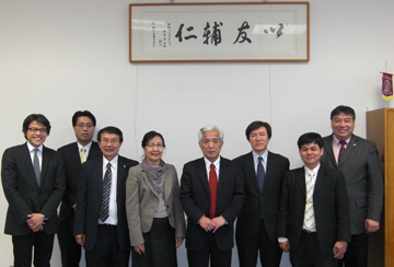 ラオス教育省高等教育局長の一行が神戸大学を訪問しました