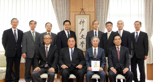 神戸大学「柔道部後援会・剣友会・霜友会」から神戸大学基金に寄附をいただきました