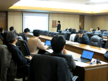 若手教員の長期海外派遣成果報告会 (第8回)写真2
