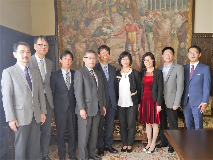 Visit from National Economics University in Vietnam_image01