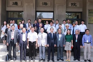 (Visiting Wuhan University)