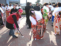 成人式での活動