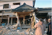 大曲浜地区　被災現場での被災者聞き取り